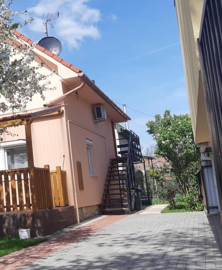 Rozsa Apartment Hajdúszoboszló 外观 照片